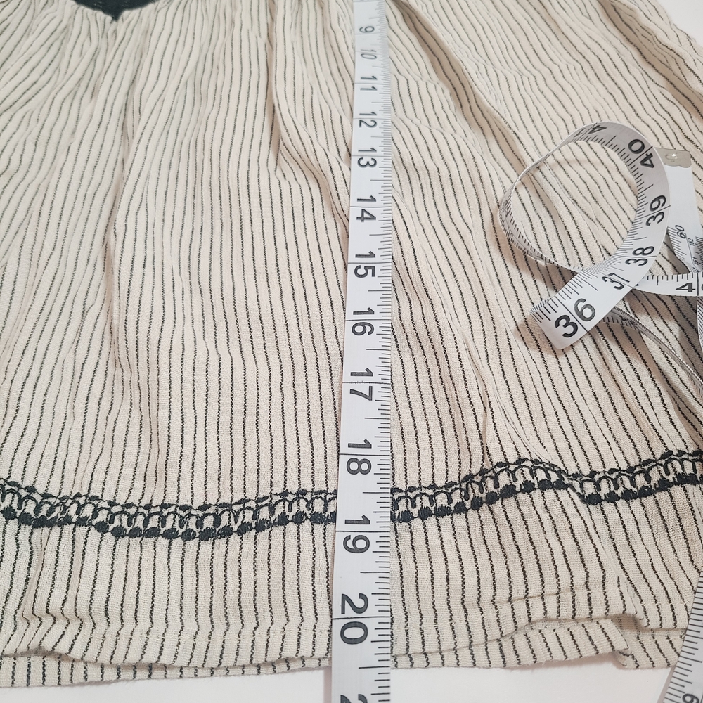AE Black and White Striped Women's Tank Top - Picture 6 of 7